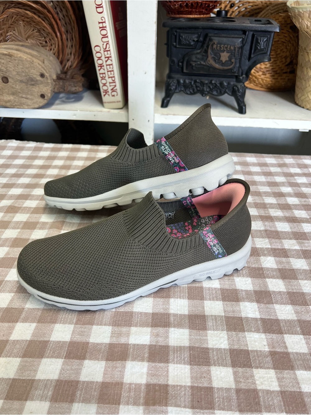 Skechers slip-Ins shoes size 9.5